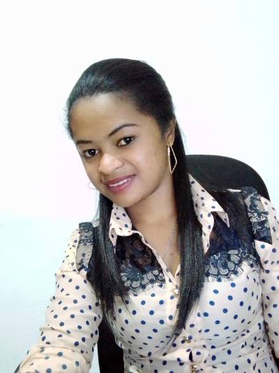Linah 32 ans Antananarivo Madagascar