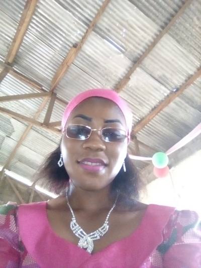 Adèle 30 ans Yaounde 4 Cameroun