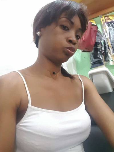 Suzanne 32 ans Yaounde 5 Cameroun