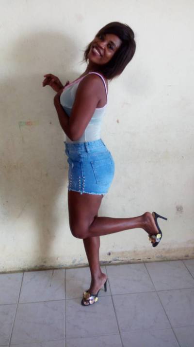 Brooke 38 Jahre Douala Kamerun