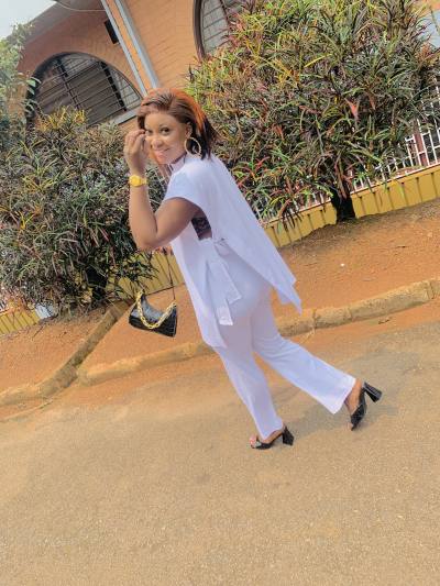 Orline 25 ans Yaoundé  Cameroun