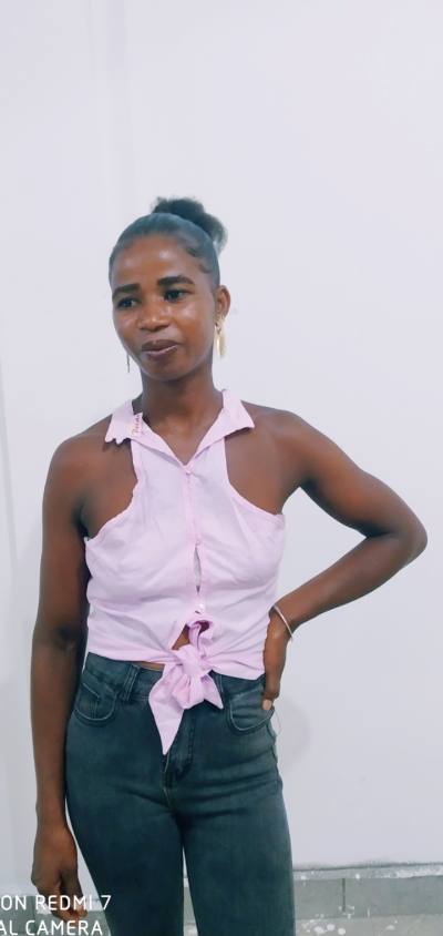 Larissa 29 years Sambava Madagascar