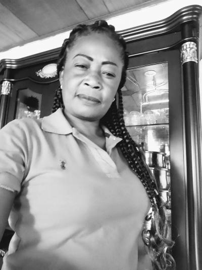 Esther 48 ans Yaounde Iv Cameroun