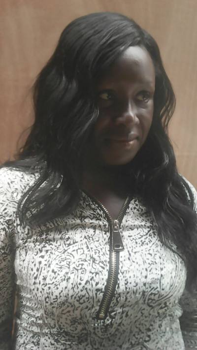 Alice 39 ans Port-gentil Gabon