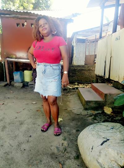 Annia 37 ans Nosy Be Hellville Madagascar