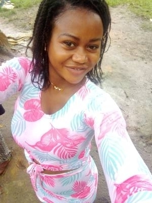 Charmelle 30 ans Ebolowa  Cameroun