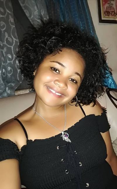 Marina 30 ans Toamasina Madagascar
