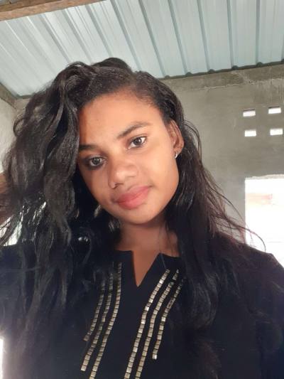 Sisca 29 ans Vohemar Madagascar