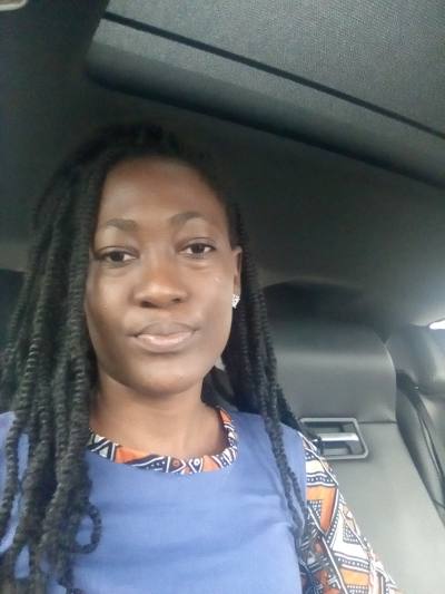 Ruth 26 years Douala Cameroon