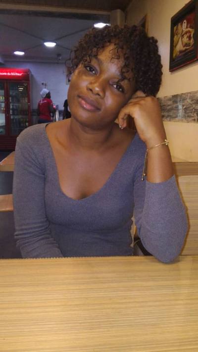 Stella 33 ans Centre Cameroun