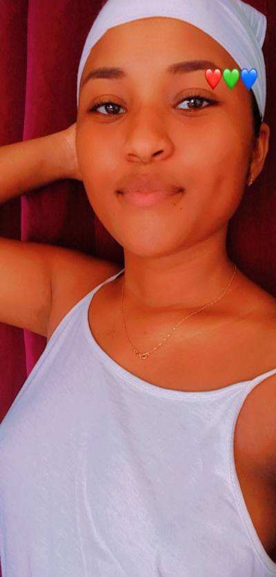 Christina 19 ans Antalaha Madagascar