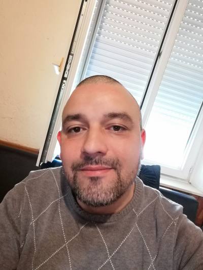 Nadir  41 ans Maubeuge France