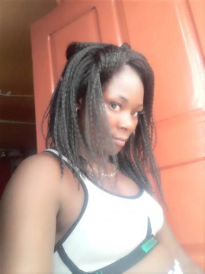 Mireille 34 ans Yaoundé Cameroun