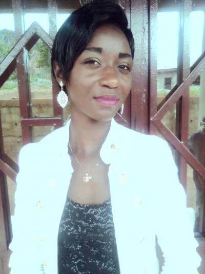 Carole 29 ans Yaounde Cameroun