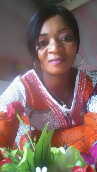 Brigitte  48 Jahre Soa Kamerun