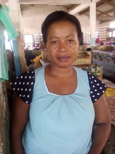 Blandine 46 Jahre Nosy Be Madagaskar