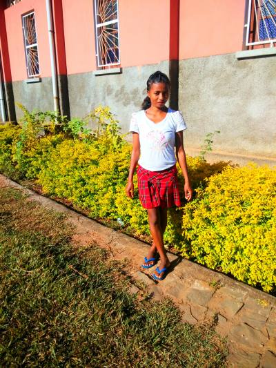Lea 23 ans Manakara Madagascar