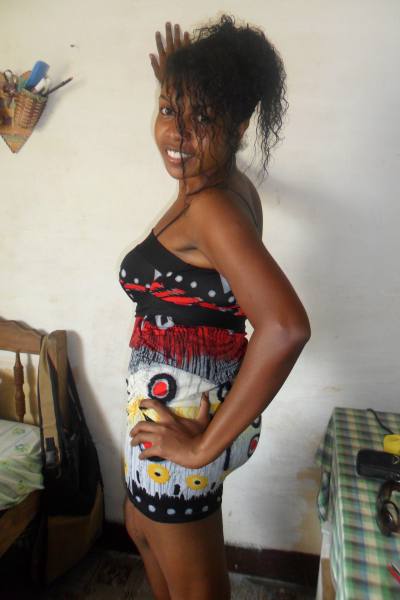 Emmanuella 33 Jahre Toamasina Madagaskar