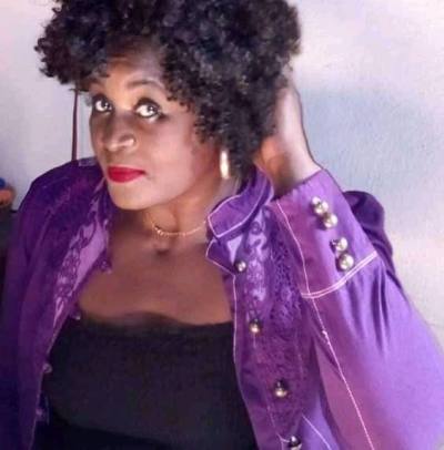 Yvonne Site de rencontre femme black Canada rencontres célibataires 36 ans