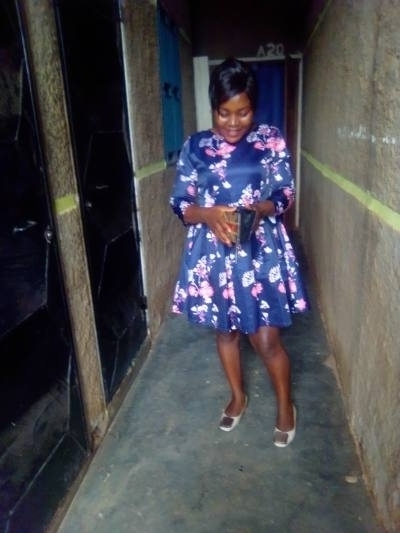 Amelie 31 Jahre Yaoundé Kamerun
