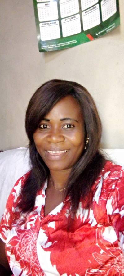 Mireille 43 Jahre Douala Kamerun