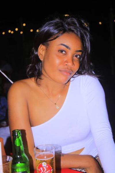 Yasmine 29 years Estuaire  Gabon