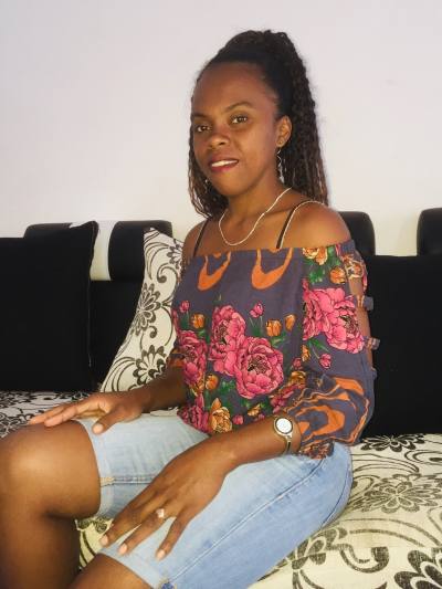 Corina 28 Jahre Sambava Madagaskar