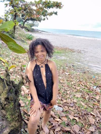 Oli 35 ans Toamasina Madagascar