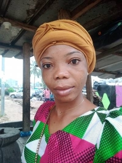 Nini 32 ans Abidjan Côte d'Ivoire
