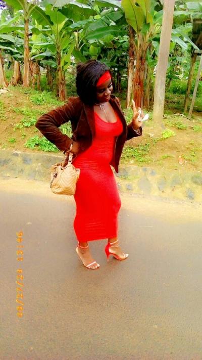 Flore 37 ans Douala Cameroun