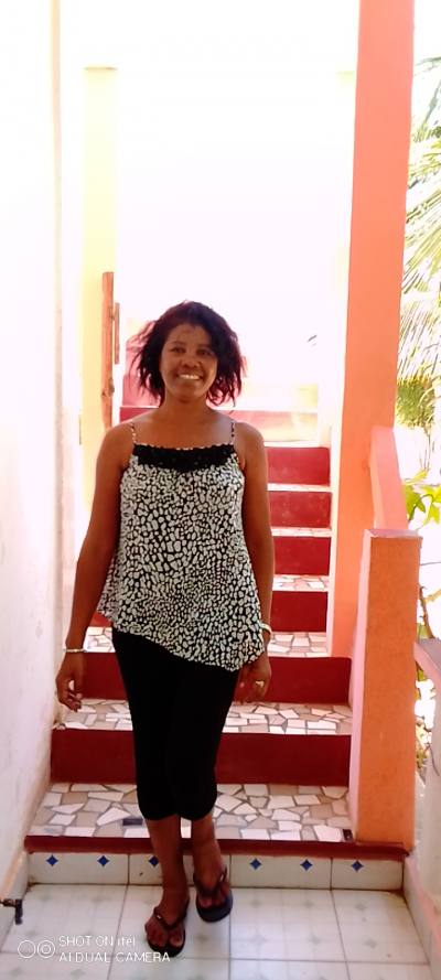 Sylvie 55 ans Tulear Madagascar