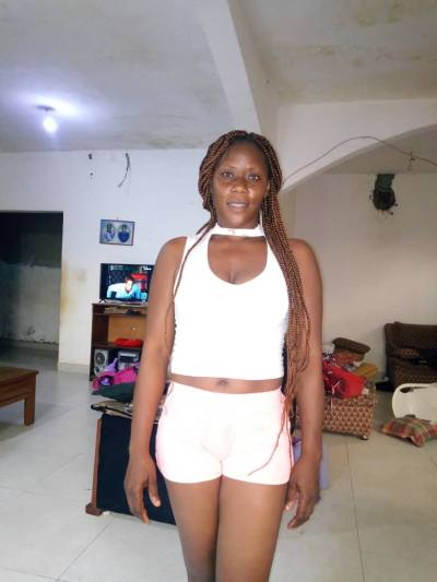 Octavia 34 ans Yaoundé Cameroun