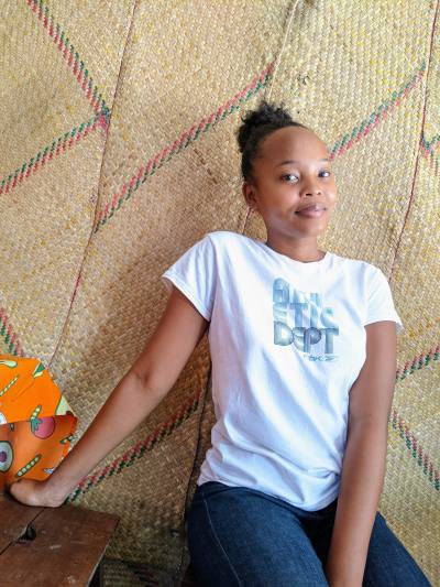 Marie 23 ans Sambava  Madagascar
