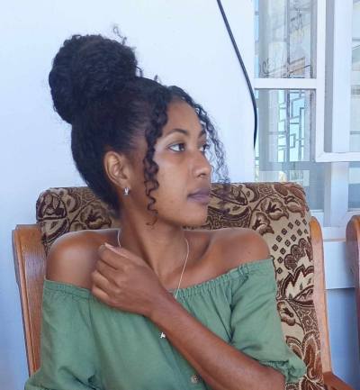 Yami 32 Jahre Toamasina Madagaskar