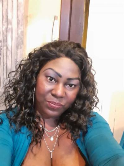 Yvonne Site de rencontre femme black Canada rencontres célibataires 36 ans