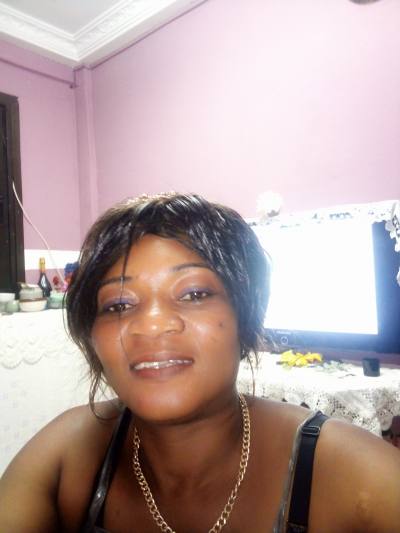 Suzanne 46 Jahre Soa Kamerun