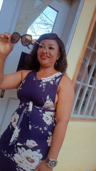 Mireille 42 ans Yaoundé Cameroun