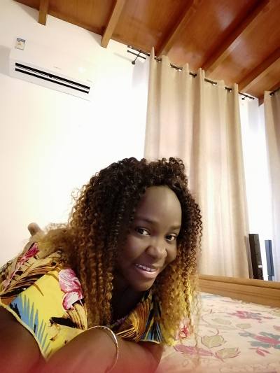 Mika 29 ans Libreville  Gabon