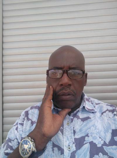 Emmanuel  58 ans Libreville  Gabon