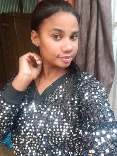 Sisca 29 ans Vohemar Madagascar