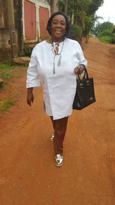 Claire 56 ans Yaoundé Cameroun