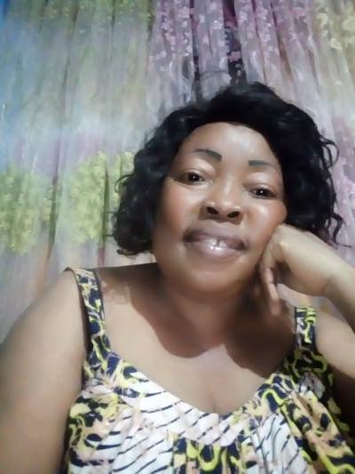 Helena 55 Jahre Yaoundé Kamerun