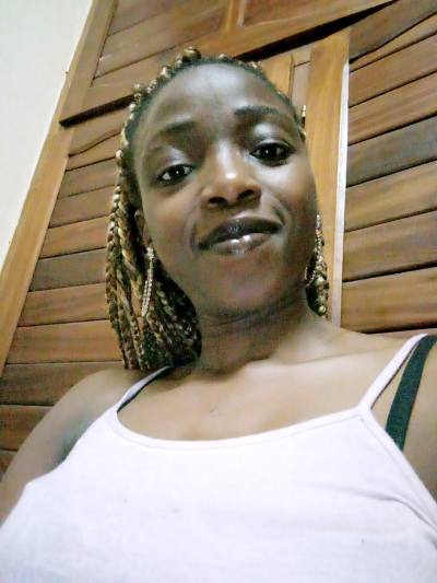 Jeanne 34 ans Yaoundé  Cameroun