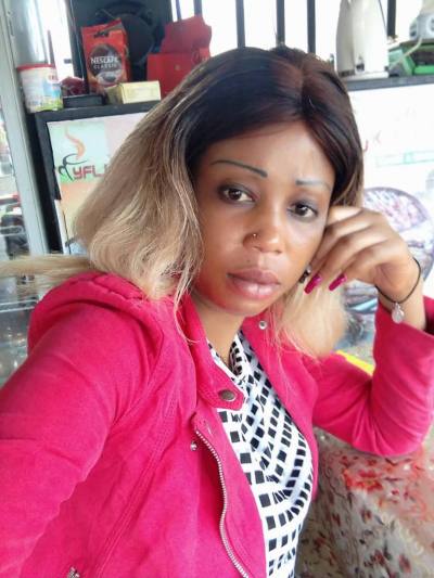 Nathalie 34 ans Mengueme Cameroun