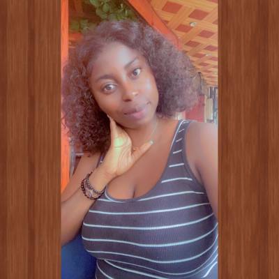 Priscille 24 ans Yaoundé  Cameroun