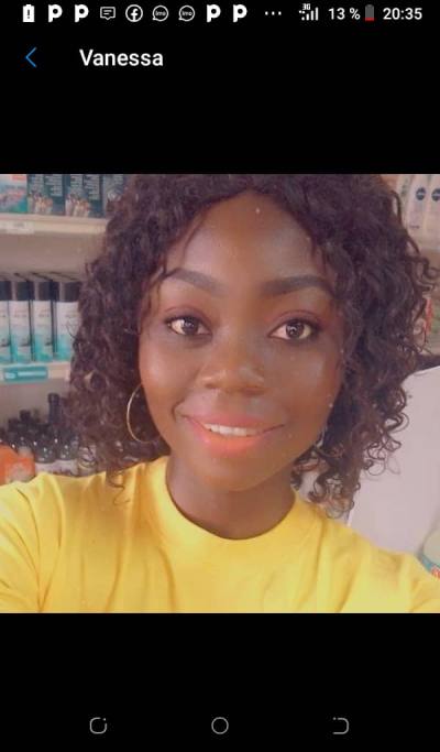 Vanessa 27 ans Yaoundé  Cameroun