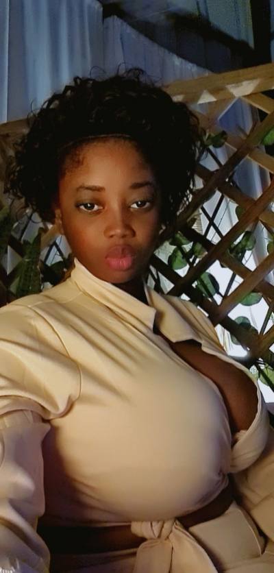 Laura Site de rencontre femme black Madagascar rencontres célibataires 33 ans