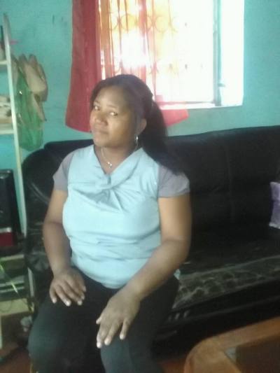 Noeline 41 years Antananarivo Madagascar