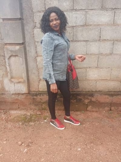 Marlise  37 years Yaoundé Cameroon