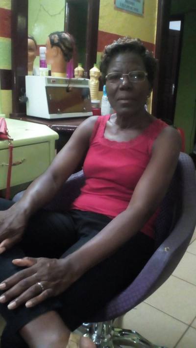 Lili 55 years Yaoundé 1er Cameroon
